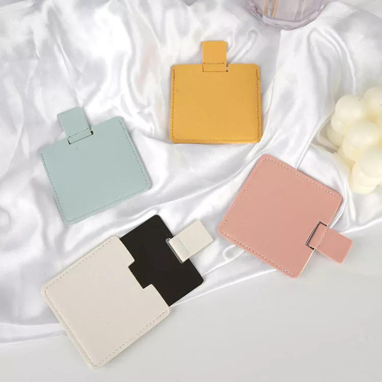 กระจกพกพาขนาดเท่าบัตรเครดิต